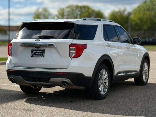 Star White Metallic Tri-Coat 2022 Ford Explorer Limited