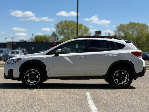 Crystal White Pearl 2019 Subaru Crosstrek 2.0i Premium