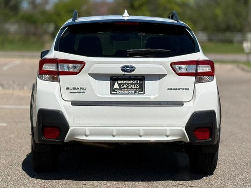 Crystal White Pearl 2019 Subaru Crosstrek 2.0i Premium