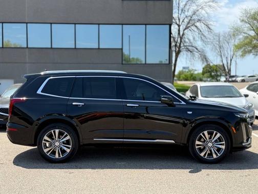 2022 Cadillac XT6 Premium Luxury AWD
