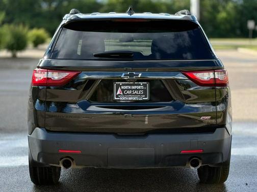 Mosaic Black Metallic 2021 Chevrolet Traverse RS