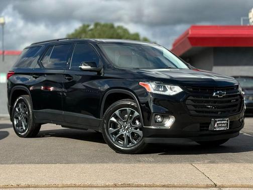 Mosaic Black Metallic 2021 Chevrolet Traverse RS