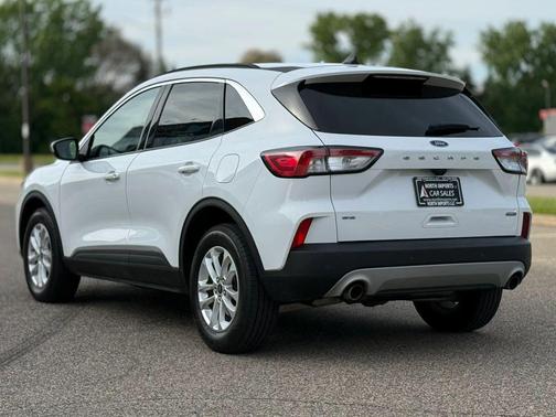 White 2021 Ford Escape SE