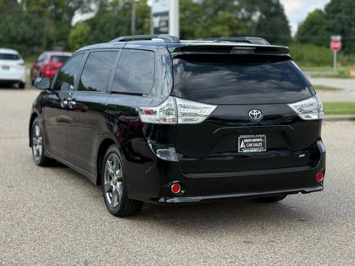 2017 Toyota Sienna SE
