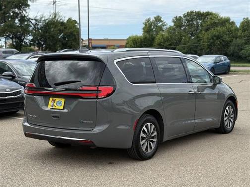 2021 Chrysler Pacifica Hybrid Touring L
