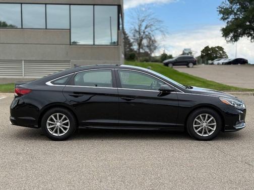 2018 Hyundai SONATA SE