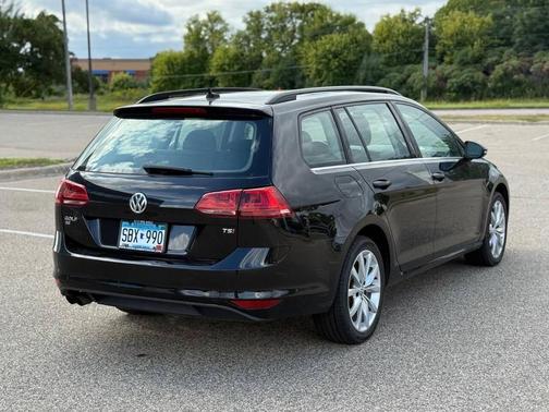 2017 Volkswagen Golf SportWagen TSI SE