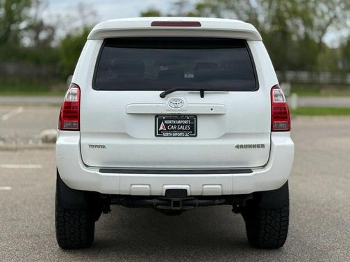 Natural White 2007 Toyota 4Runner Sport V8
