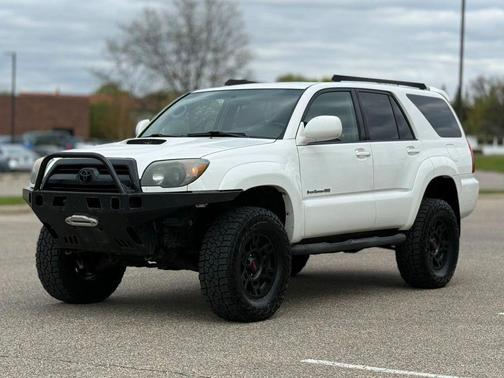 Natural White 2007 Toyota 4Runner Sport V8