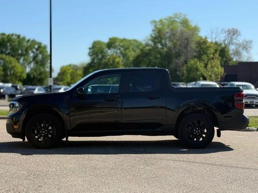 Shadow Black 2024 Ford Maverick Lariat