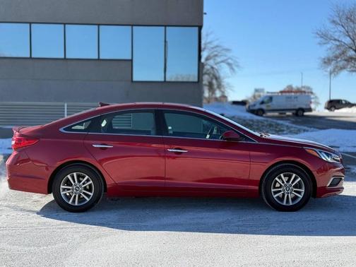 2017 Hyundai SONATA SE