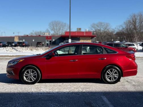 2017 Hyundai SONATA SE