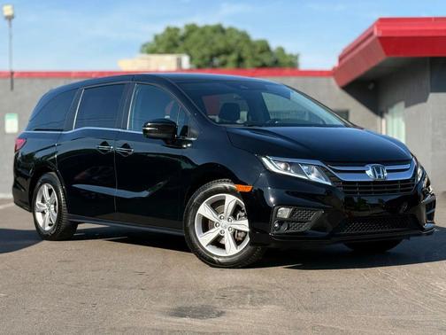 Crystal Black Pearl 2020 Honda Odyssey EX