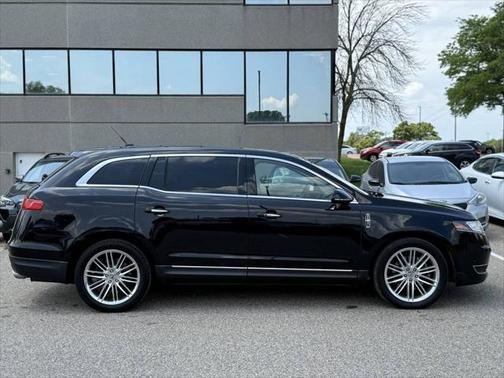 2019 Lincoln MKT Reserve