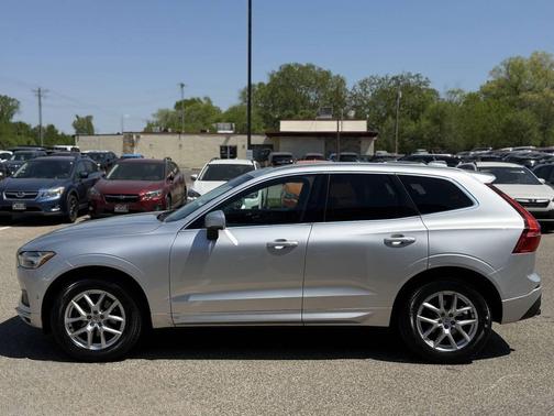 2019 Volvo XC60 T5 Momentum