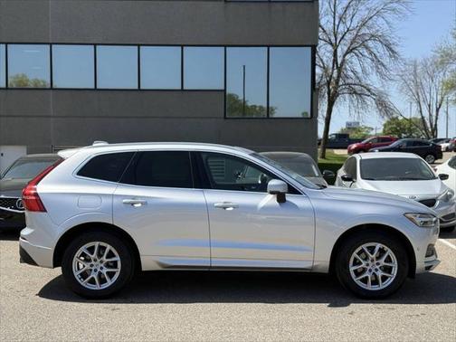 2019 Volvo XC60 T5 Momentum