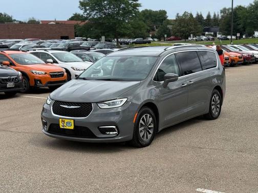 2021 Chrysler Pacifica Hybrid Touring L