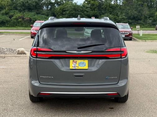 2021 Chrysler Pacifica Hybrid Touring L