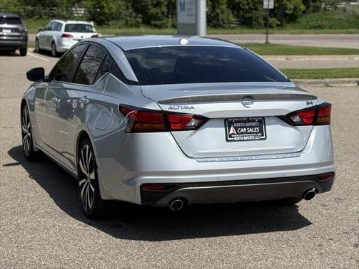 2021 Nissan Altima SR FWD