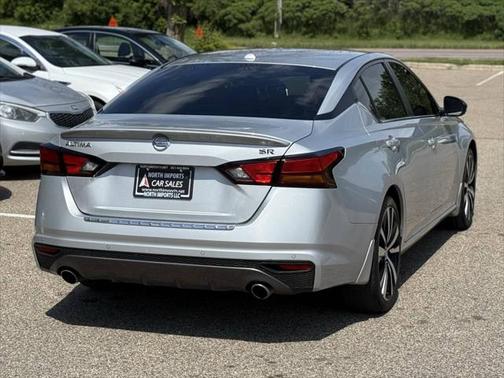 2021 Nissan Altima SR FWD