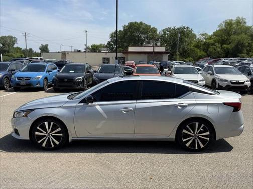 2021 Nissan Altima SR FWD