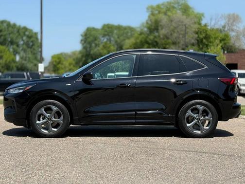 Agate Black Metallic 2024 Ford Escape ST-Line Select