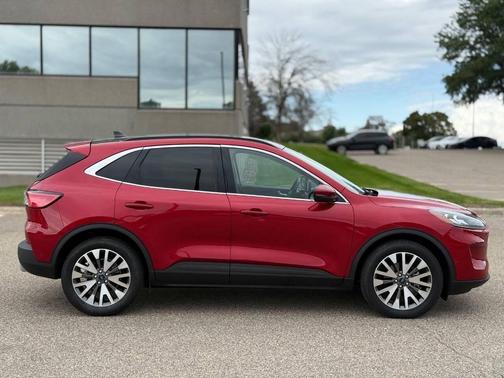 2020 Ford Escape Titanium