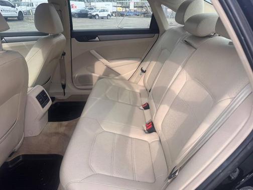 2014 Volkswagen Passat 2.0L TDI DSG SE w/Sunroof