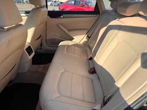 2014 Volkswagen Passat 2.0L TDI DSG SE w/Sunroof