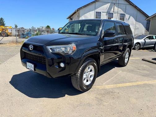 Midnight Black Metallic 2016 Toyota 4Runner SR5
