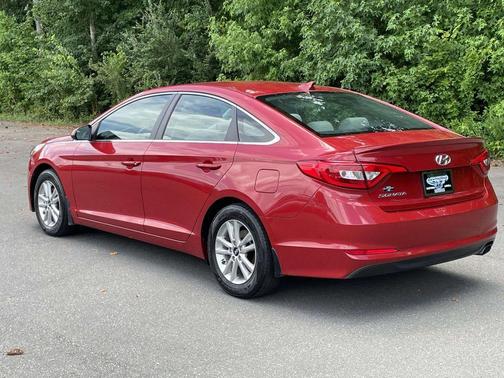Scarlet Red 2017 Hyundai SONATA SE