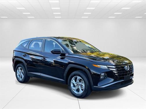 2023 Hyundai TUCSON SE