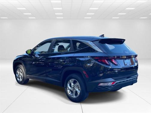 2023 Hyundai TUCSON SE