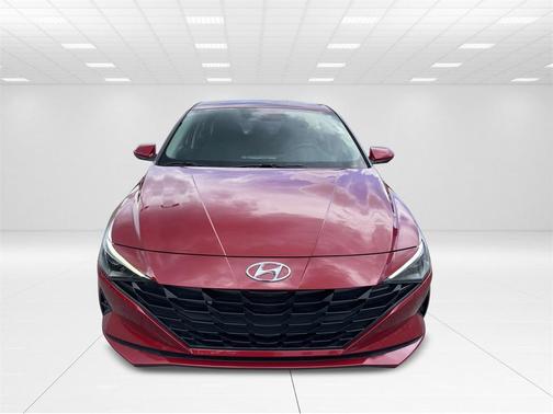2022 Hyundai ELANTRA SE