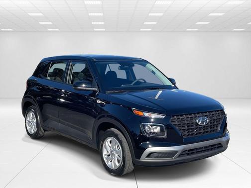 Onyx Black 2026 Hyundai VENUE SE