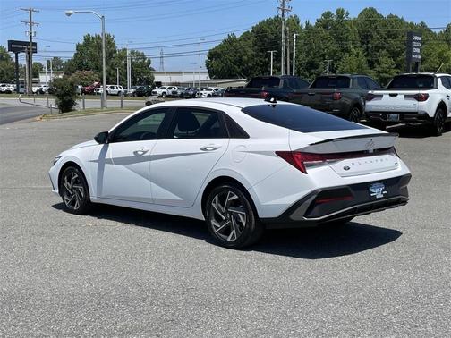2025 Hyundai ELANTRA HEV SEL Sport