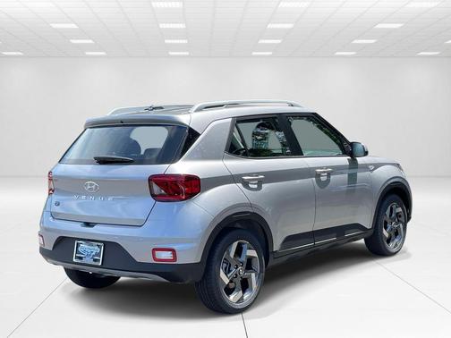 Shimmering Silver 2026 Hyundai VENUE SEL