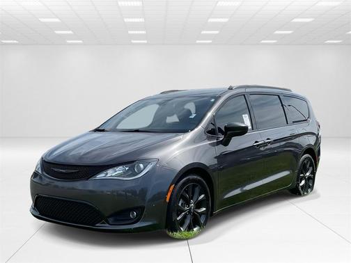 2018 Chrysler Pacifica Touring Plus