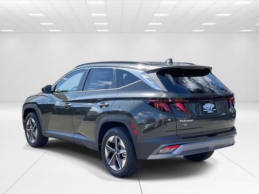 Green 2026 Hyundai TUCSON SEL