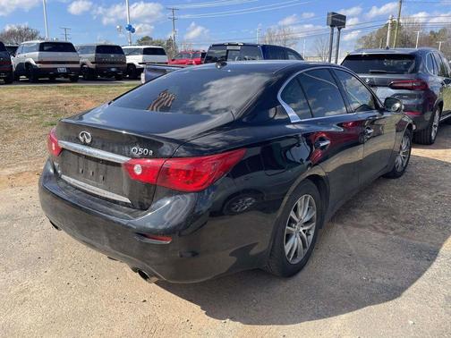 2015 INFINITI Q50 Base