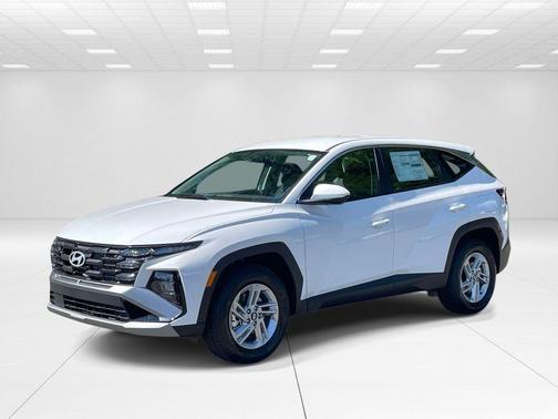 White Pearl 2026 Hyundai TUCSON SE