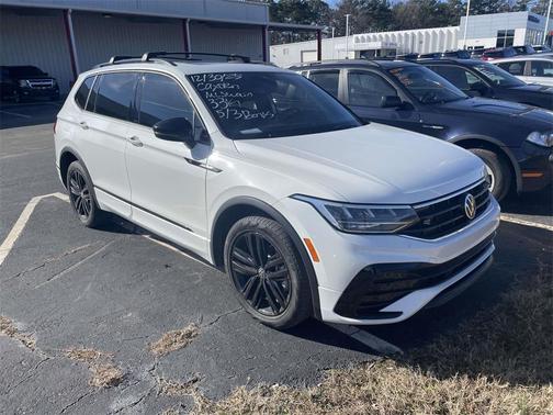 2022 Volkswagen Tiguan 2.0T SE R-Line Black