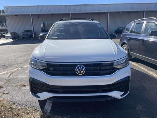 2022 Volkswagen Tiguan 2.0T SE R-Line Black