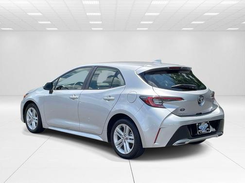 Classic Silver Metallic 2022 Toyota Corolla Hatchback SE
