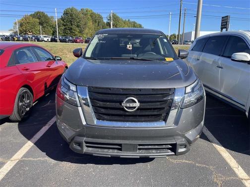 2022 Nissan Pathfinder S