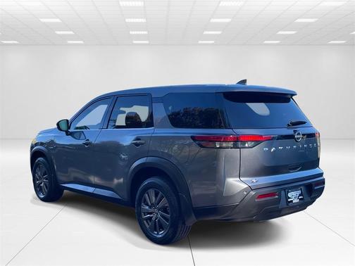 2022 Nissan Pathfinder S