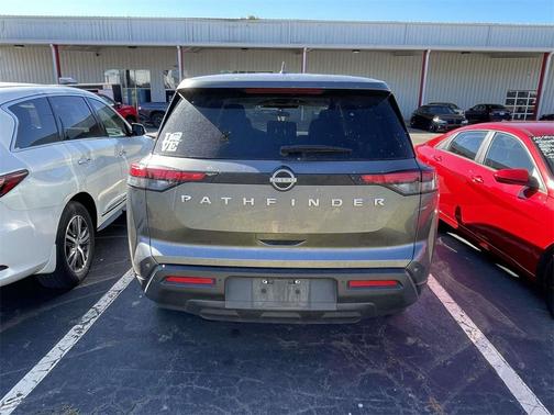2022 Nissan Pathfinder S