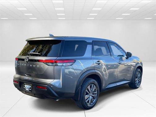 2022 Nissan Pathfinder S