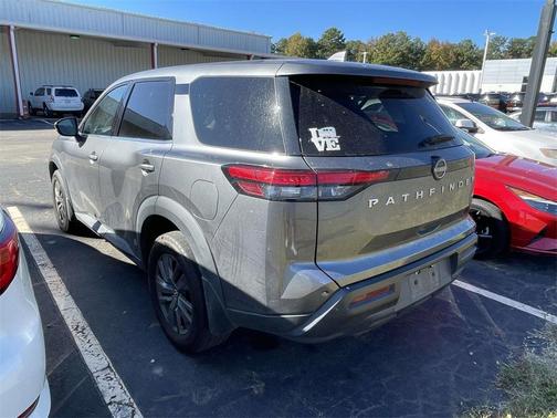 2022 Nissan Pathfinder S