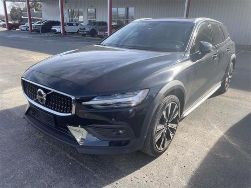 2023 Volvo V60 Cross Country B5 Ultimate